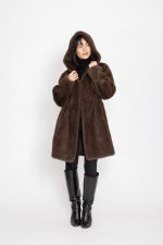 Manteau en effet fourrure à capuche Lune Polaire marron – Image 2