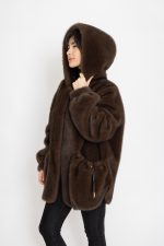Manteau en effet fourrure à capuche Royal Mocha marron – Image 2